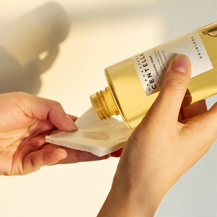 MADAGASCAR CENTELLA TONING TONER 210ML