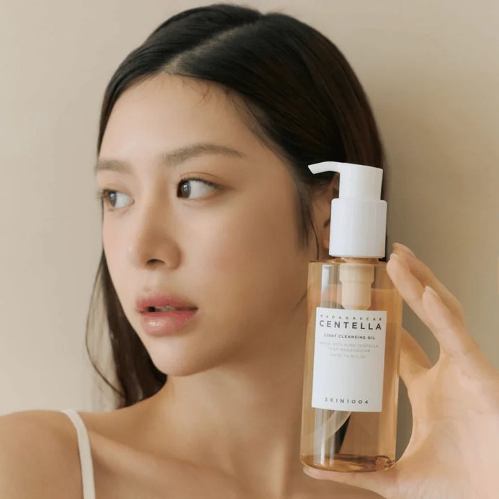 MADAGASCAR CENTELLA LIGHT CLEANSING OIL 200ML