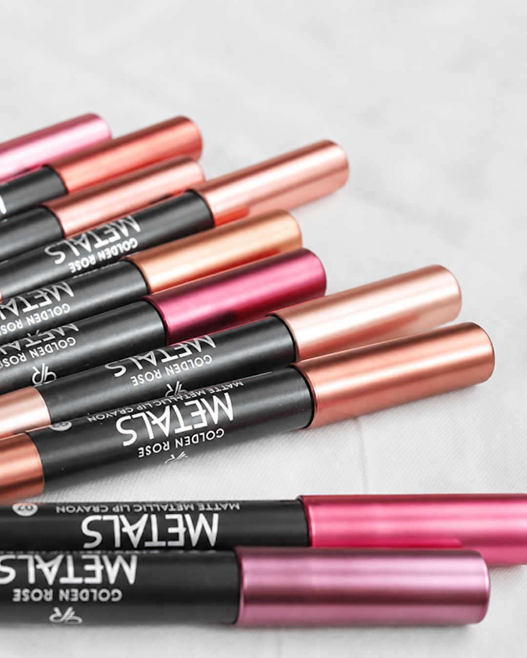 Metals Matte Metallic Lip Crayon – Labial mate metálico