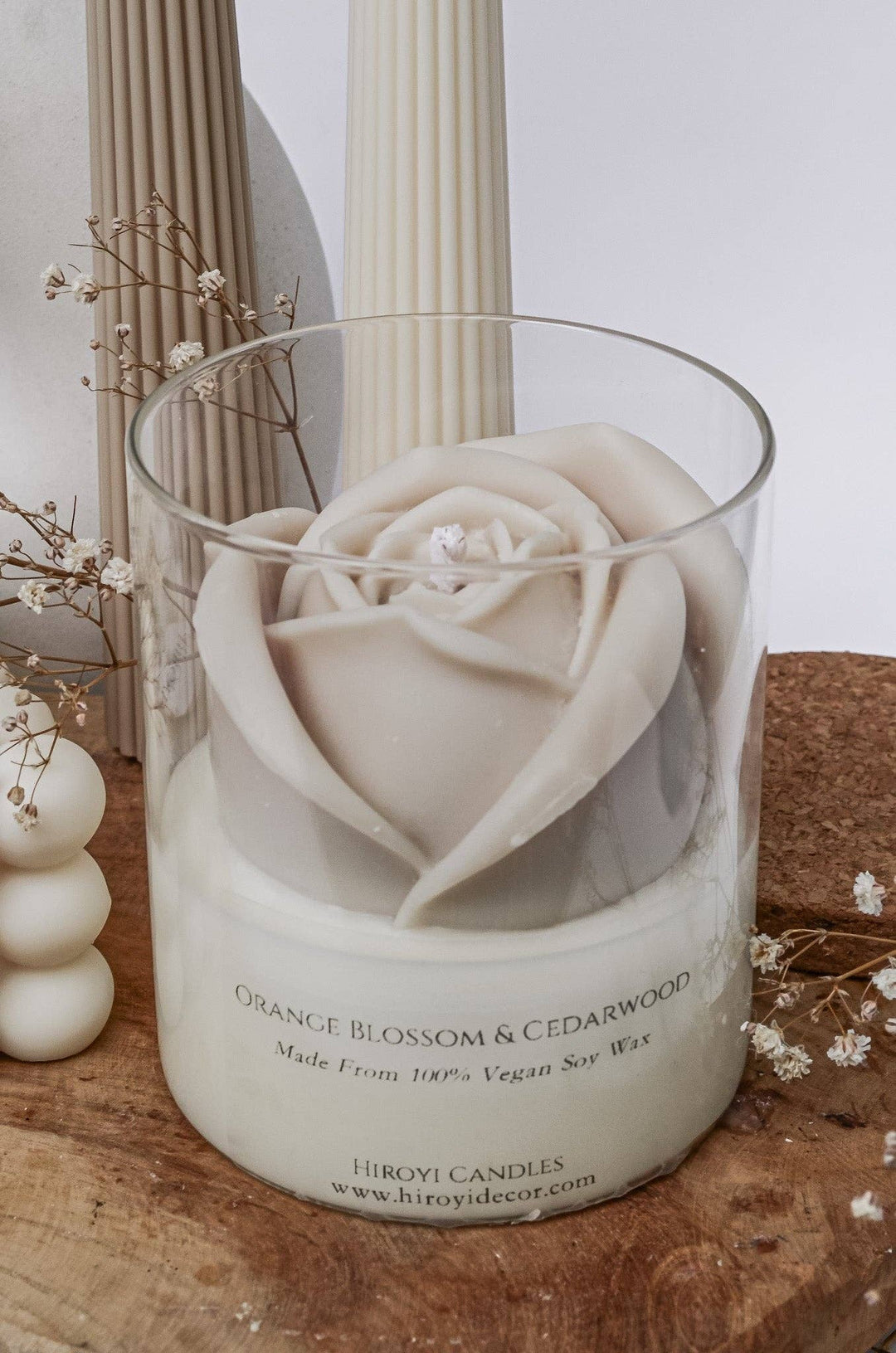 Vela aromática de rosas beige: Ámbar cálido